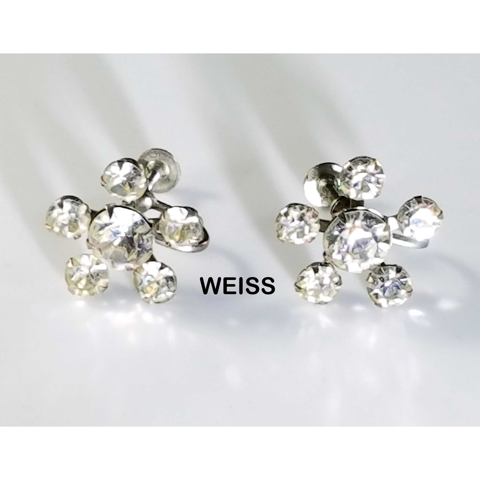 Vintage Weiss Flower Rhinestone Screw Back Earrings 1950s 34 Inch 29$